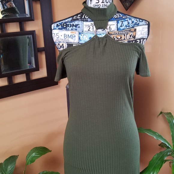 GREEN CHOKER COLD SHOULDER RIBBED DRESS - Picture 7 of 8